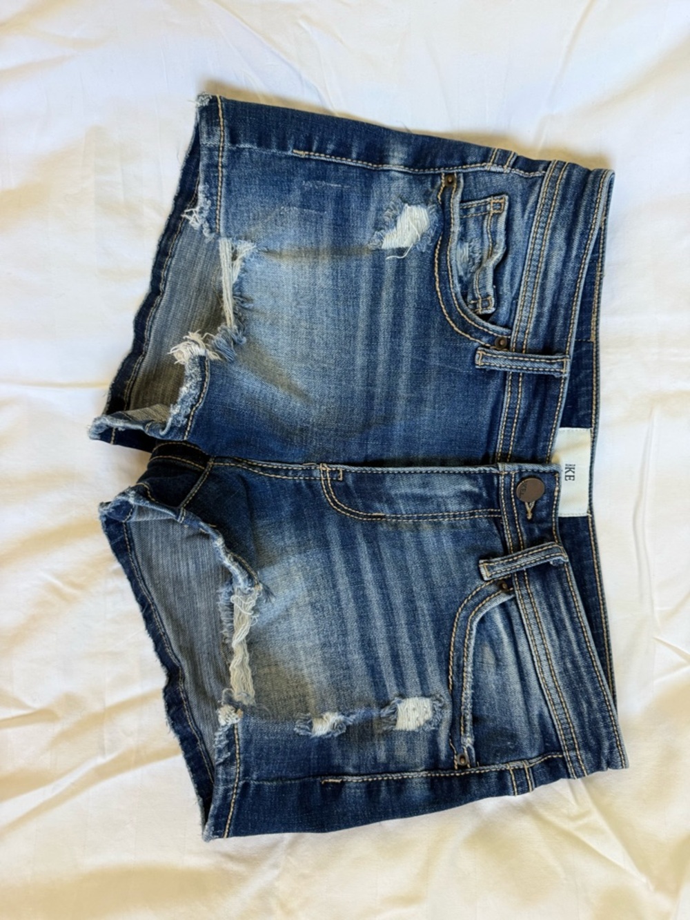 Women’s BKE Payton Medium Wash Distressed Shorts